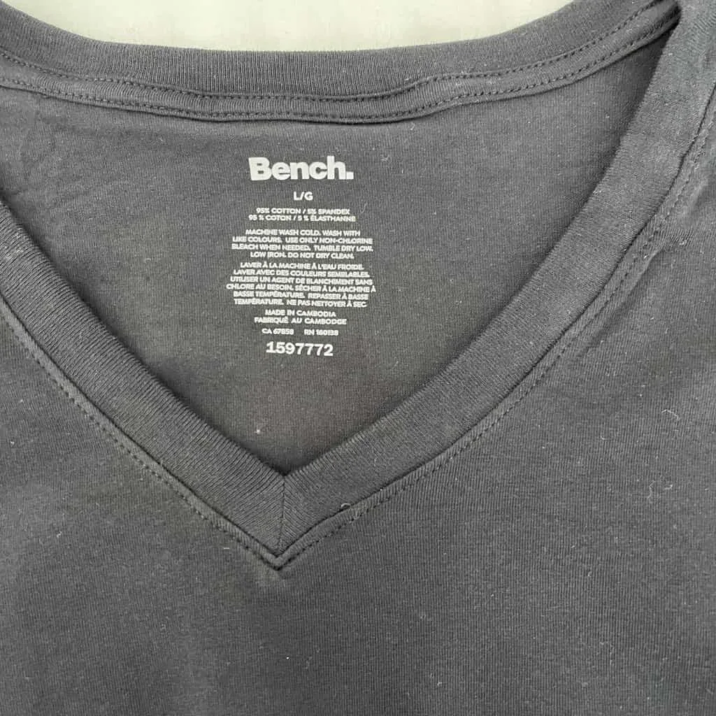 Black Bench Men's V-Neck T-Shirt image indicator(4)