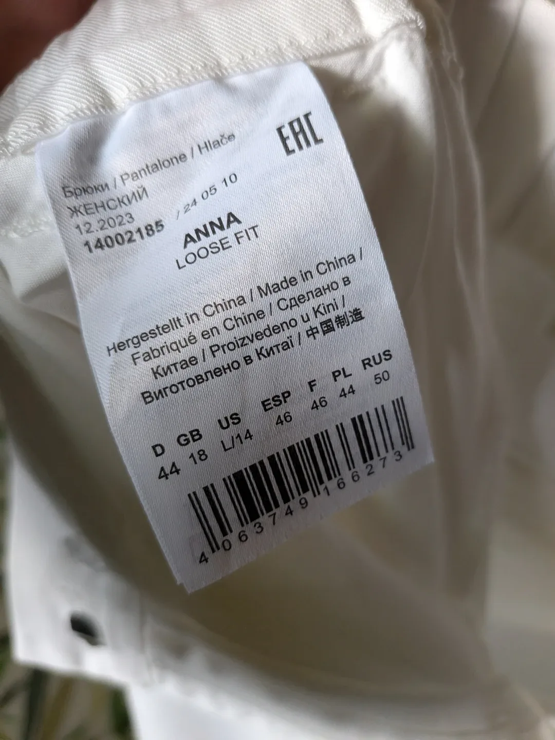 Olsen ladies ANNA White Pants sz 14 Like New image indicator(7)