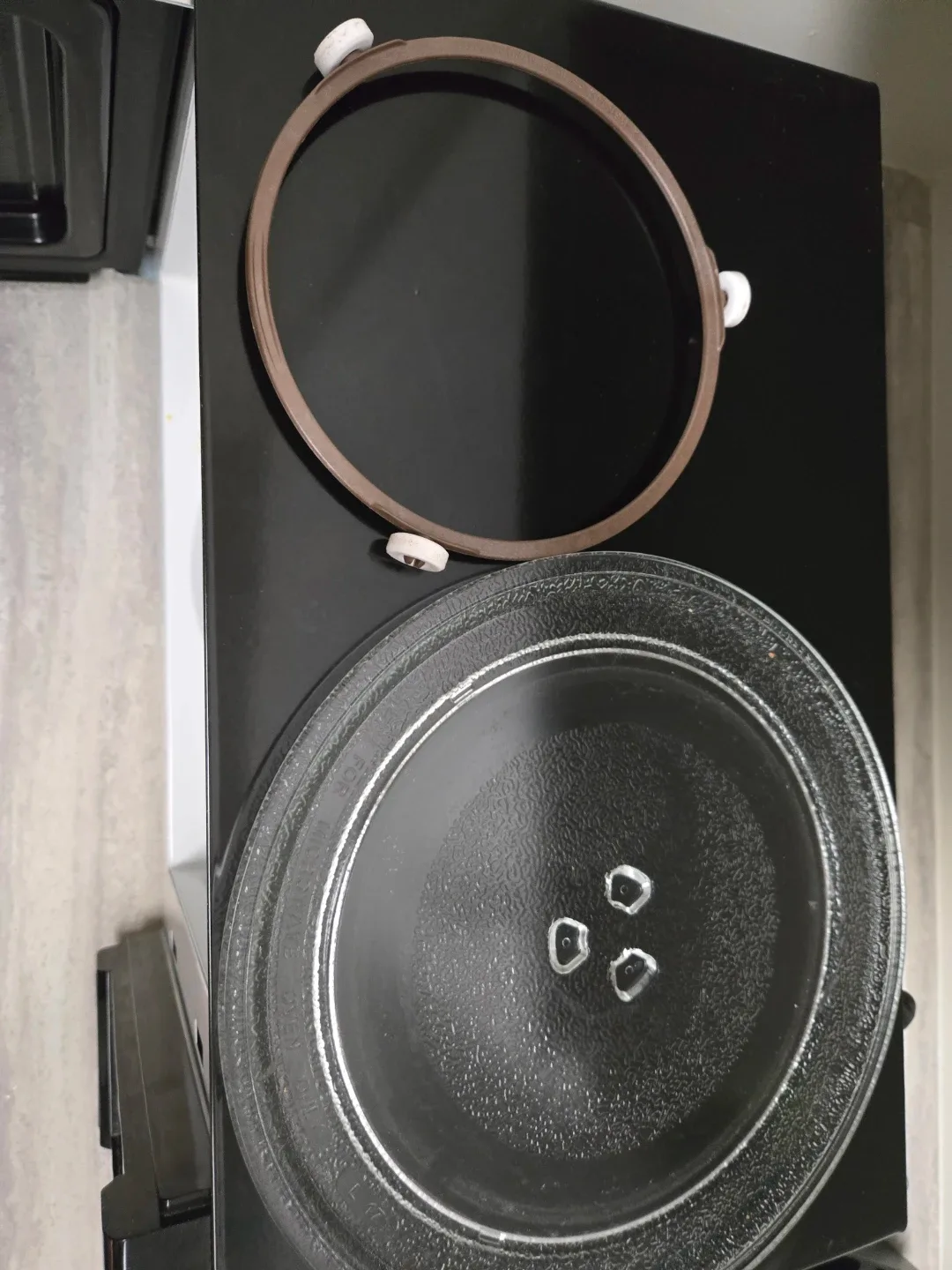 Moving sale: RCA RMW733-BLACK Microwave Oven image indicator(5)