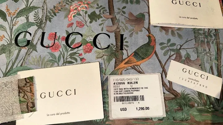 Beautiful Gucci Tote Bag image indicator(8)