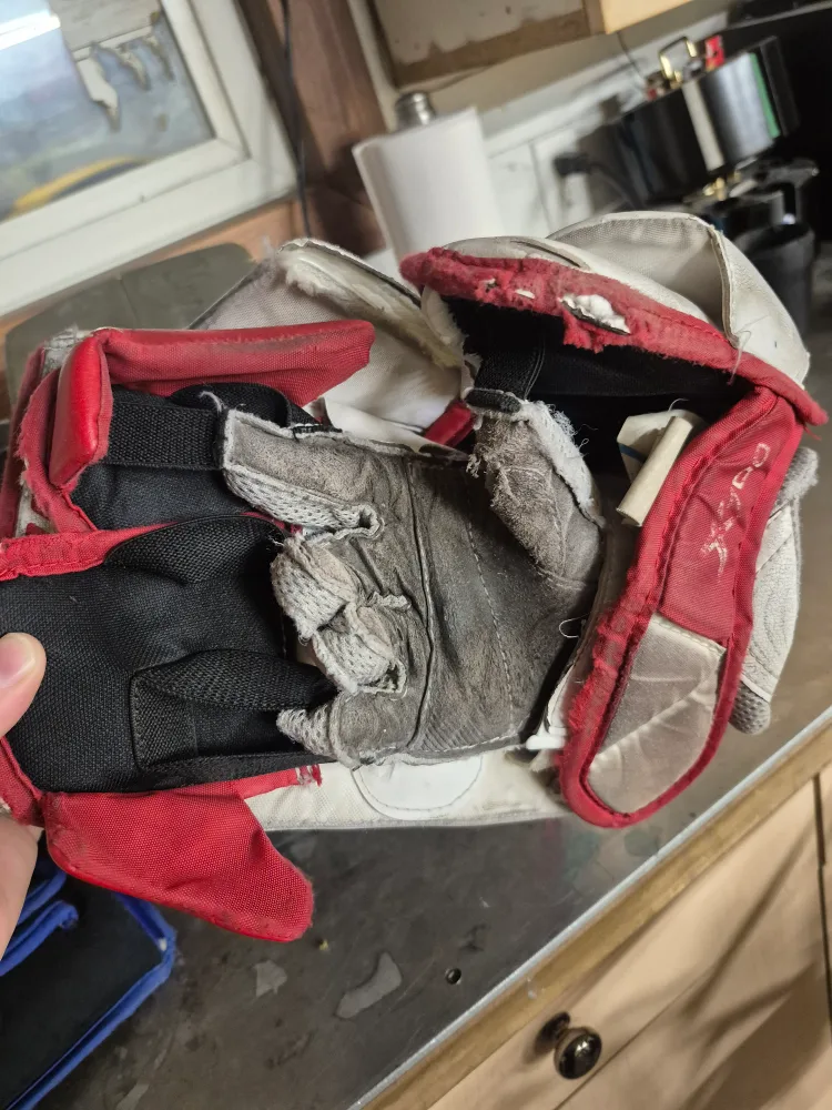 Bauer Vapor X700 Goalie Glove set image indicator(6)