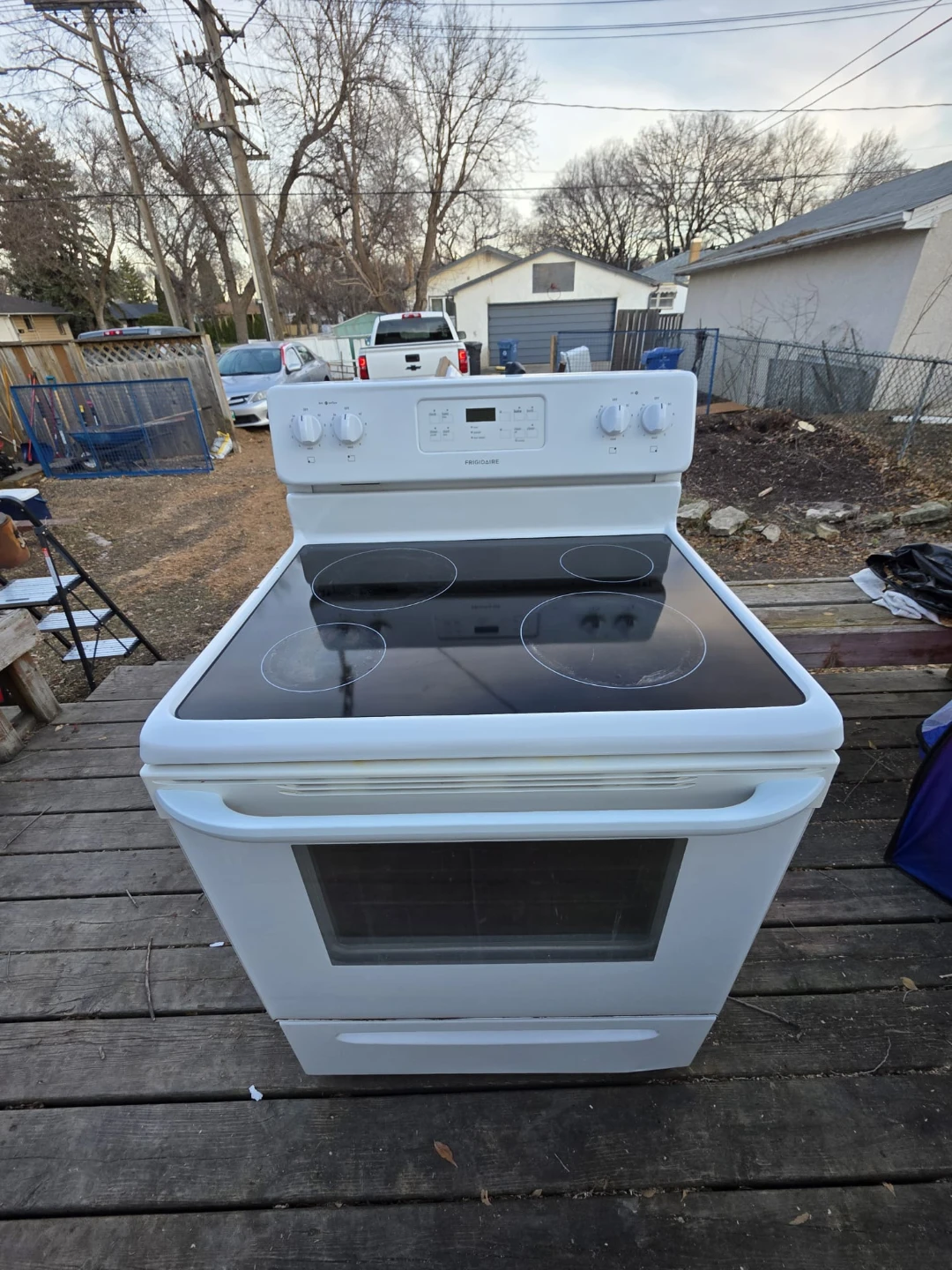Frigidaire Electric Range - White - photo 2