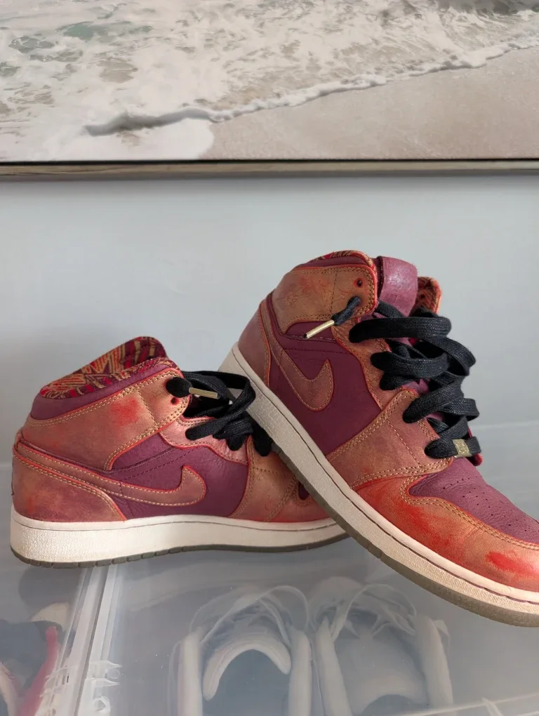 Size 7Y Air Jordan 1 Mid BHM (Black History Month) image indicator(5)