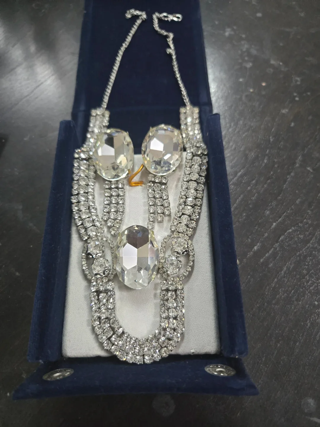 Necklace & Earrings Set image indicator(2)