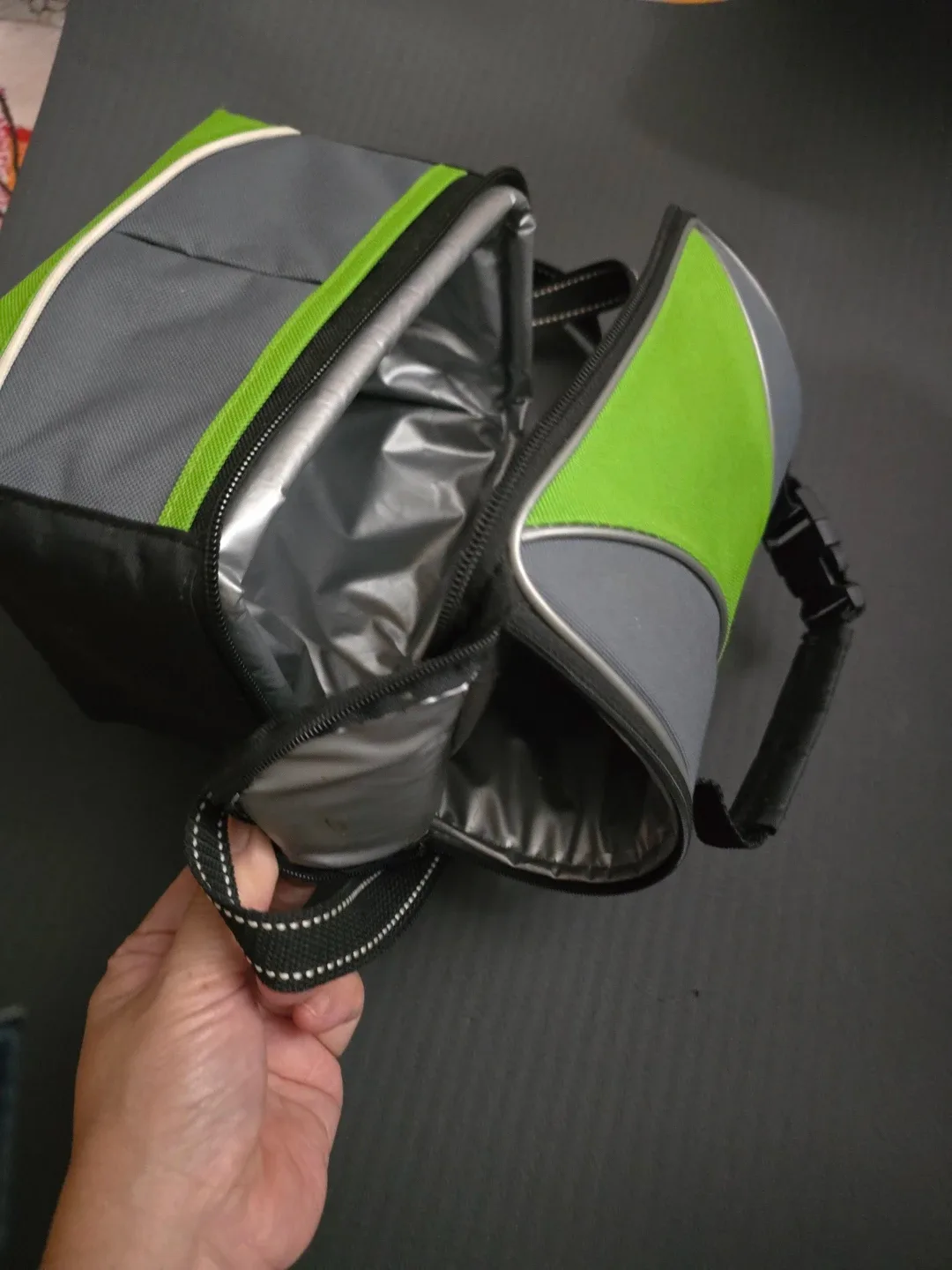 Green & Grey Insulated Lunch Bag image indicator(3)