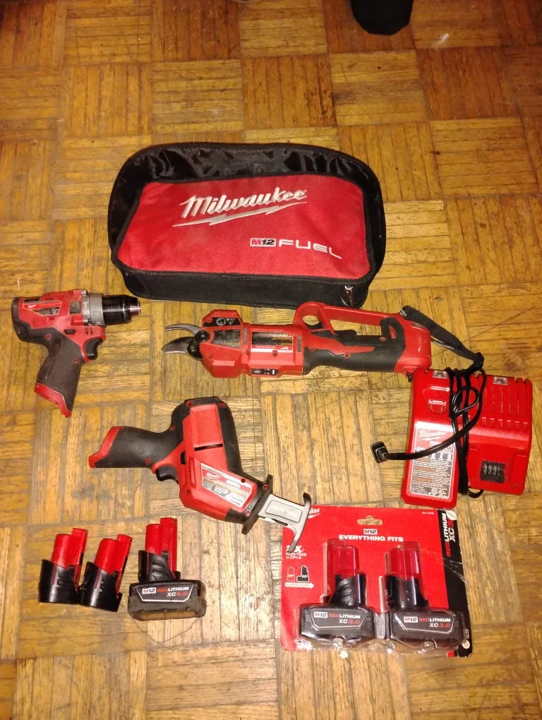 Milwaukee M12 Fuel Tool Set image indicator(2)