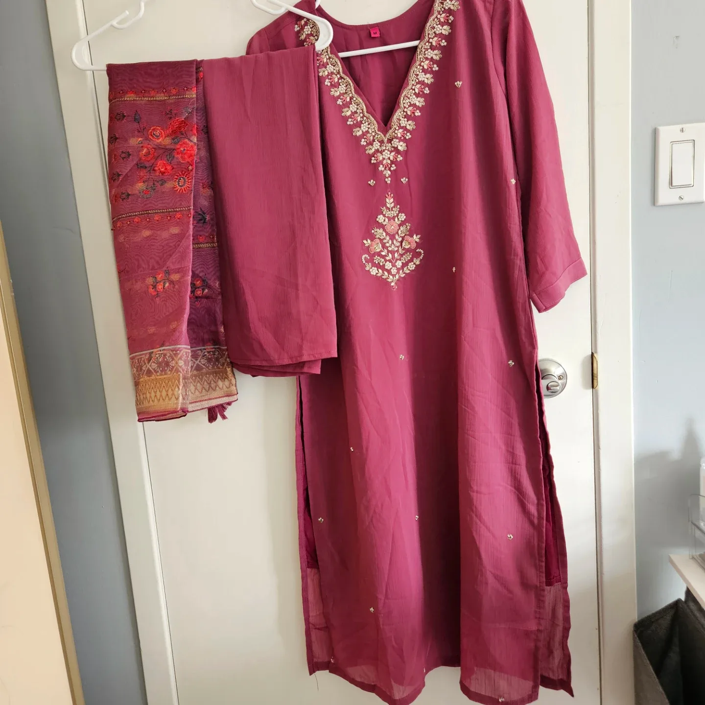 Salwar Kameez Suit - Maroon, Size medium image indicator(4)