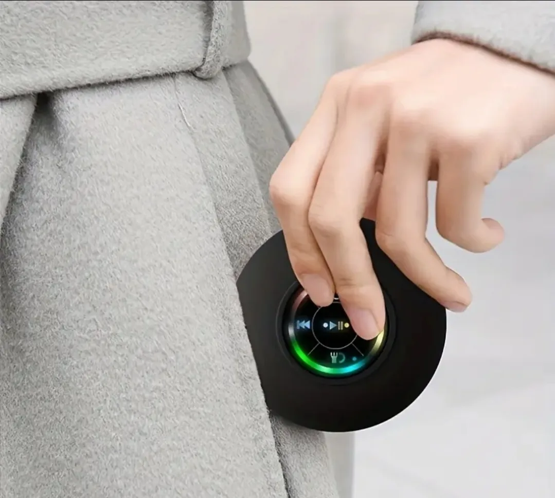 💦 Waterproof Bluetooth Speaker 🔊✨ Vivid Sound, Splash-Proof! image indicator(6)