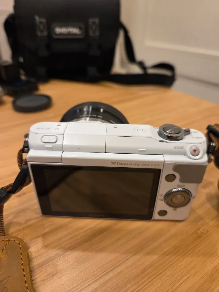 Sony NEX-3N Digital Camera - White image indicator(5)