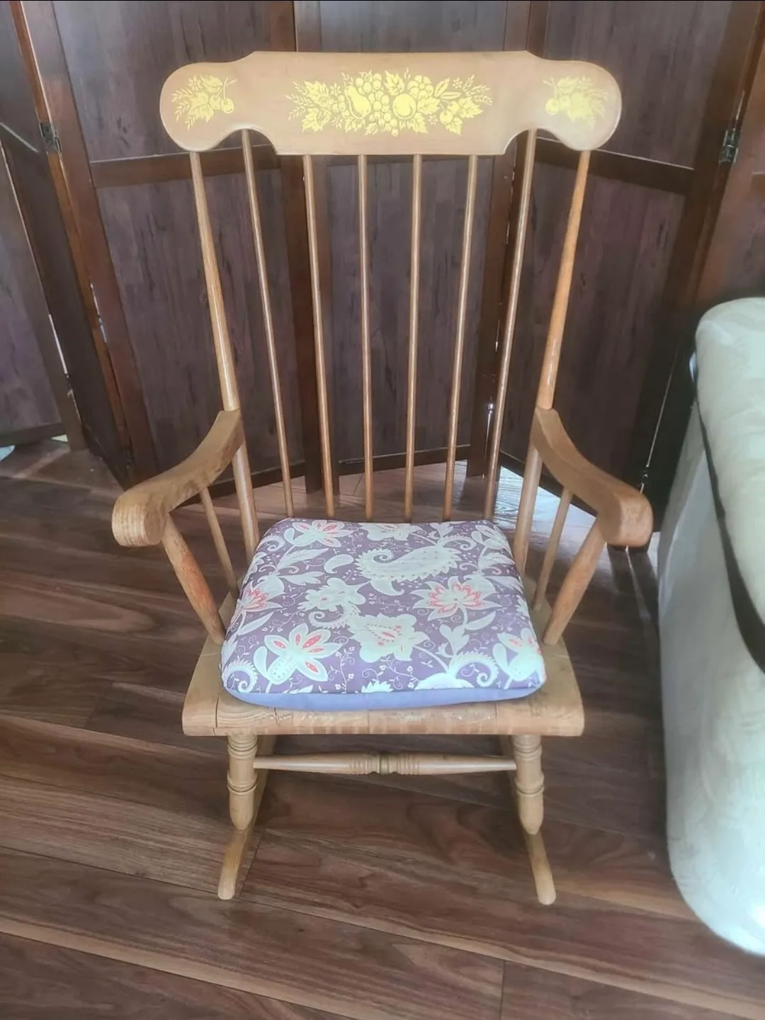 Wooden Rocking Chair with Floral Cushion 🥕