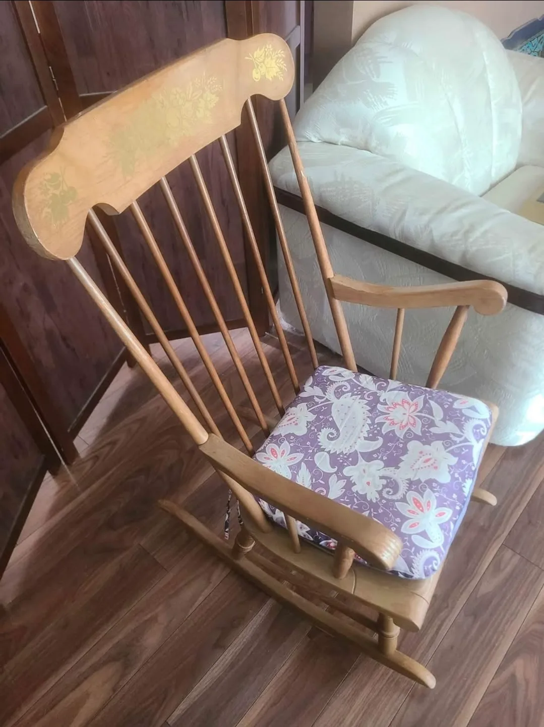 Wooden Rocking Chair with Floral Cushion 🥕 image indicator(2)
