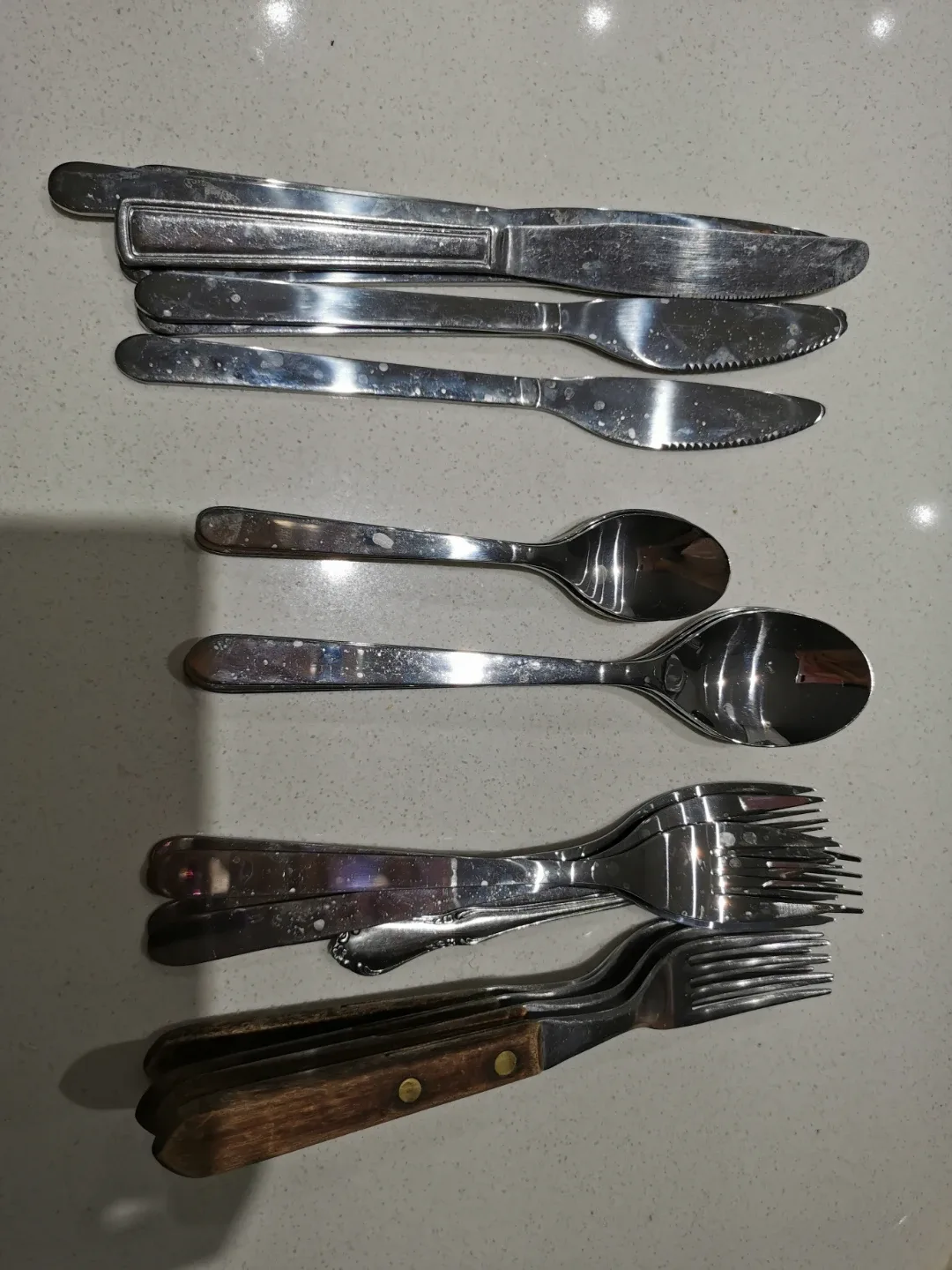 Used Cutlery Set thumbnail