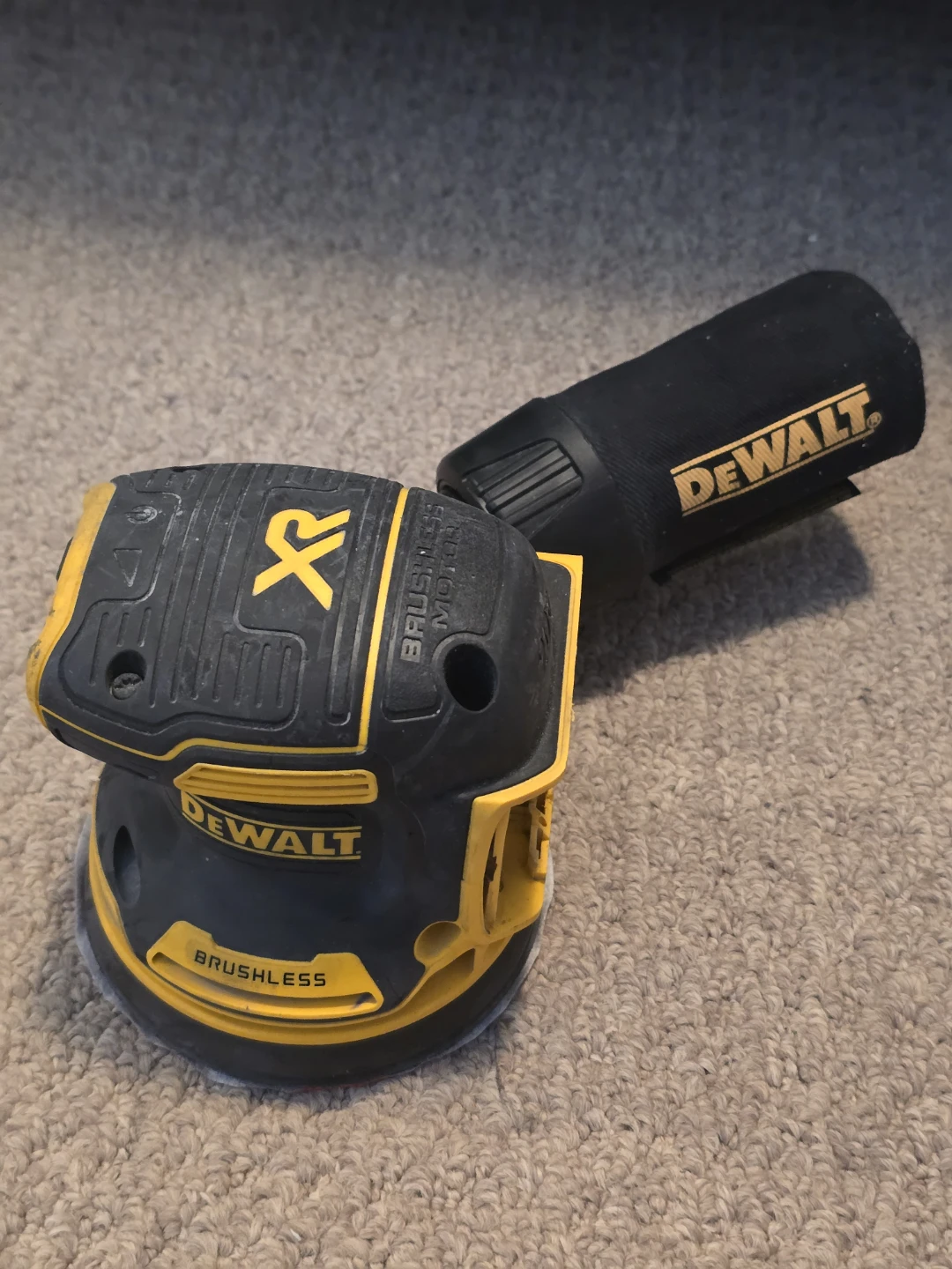 DeWalt DCW210 Random Orbit Palm Sander