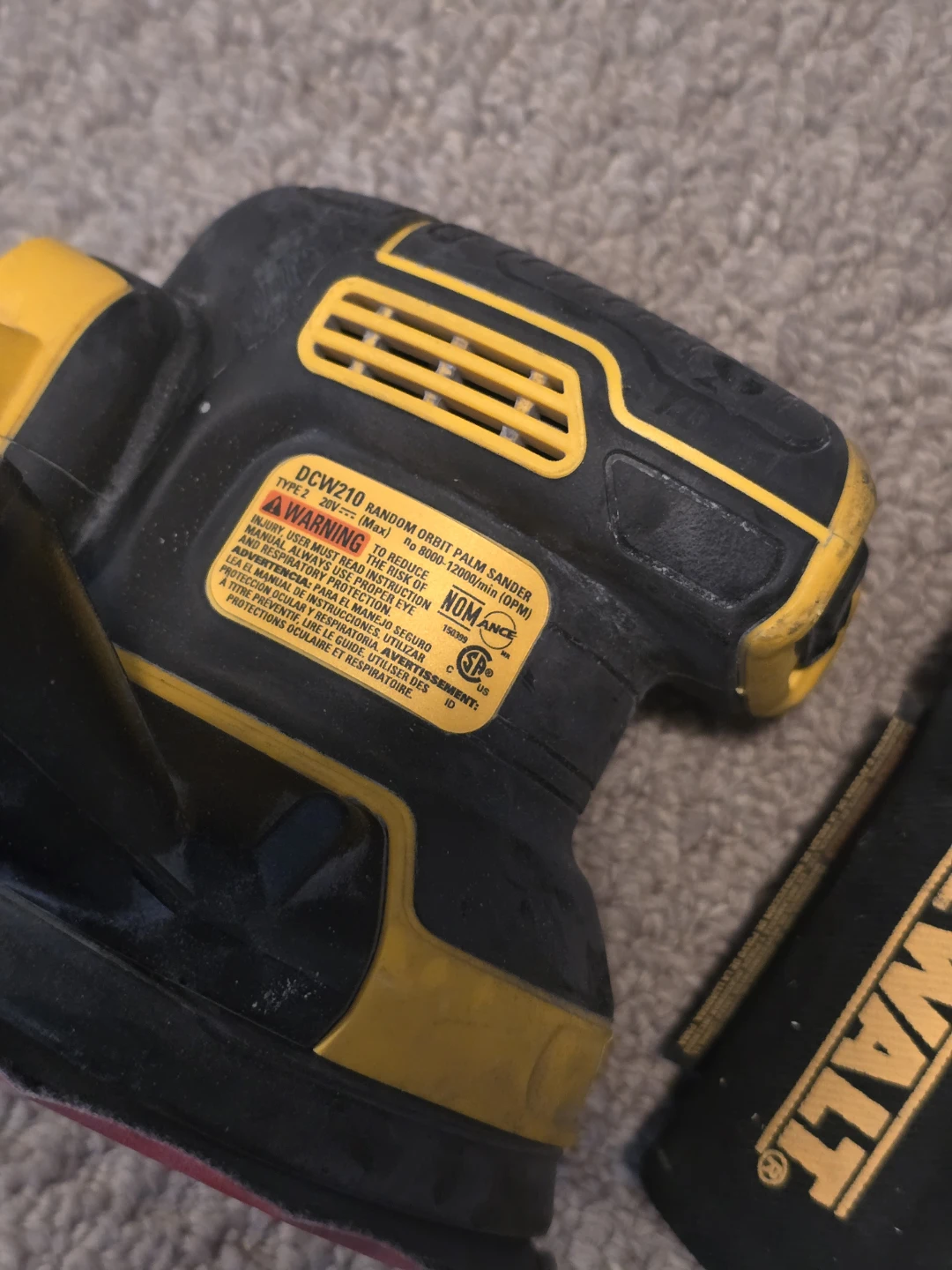 DeWalt DCW210 Random Orbit Palm Sander - photo 2