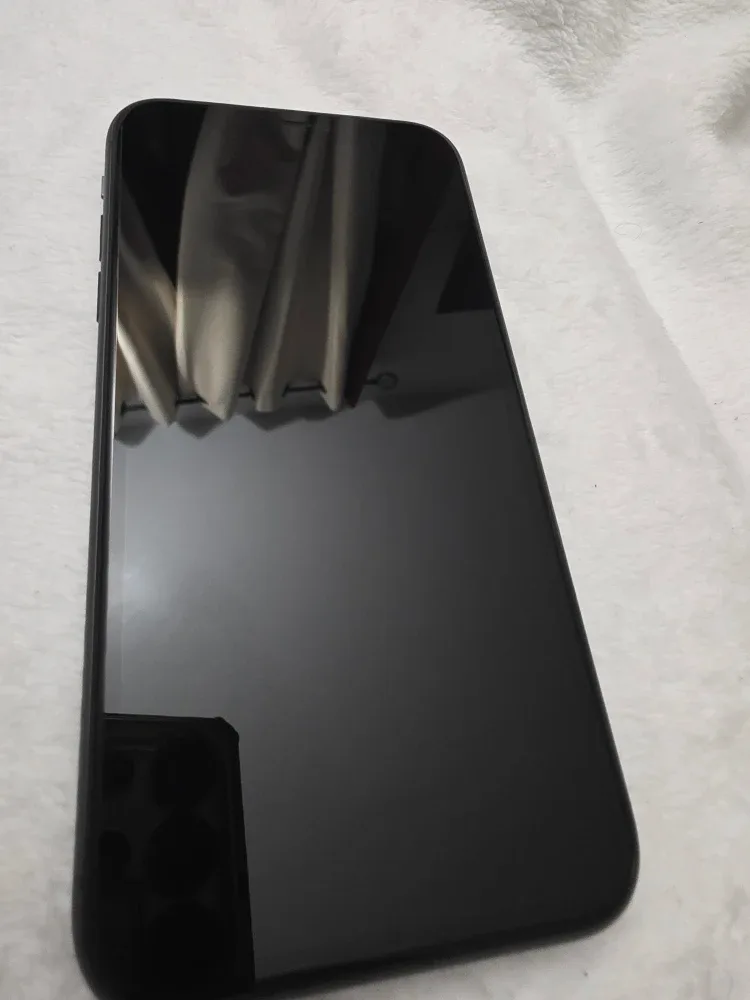 iPhone 11 - Black, 64GB unlocked image indicator(2)