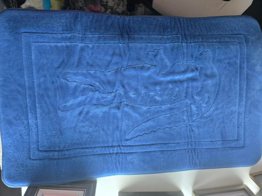 Lacoste Bath Mat - Coral/Blue image indicator(3)