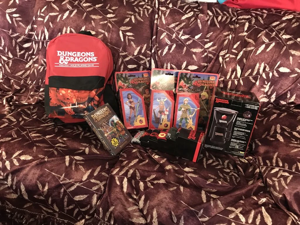 Dungeons & Dragons Backpack, Figures, & More! 🥕