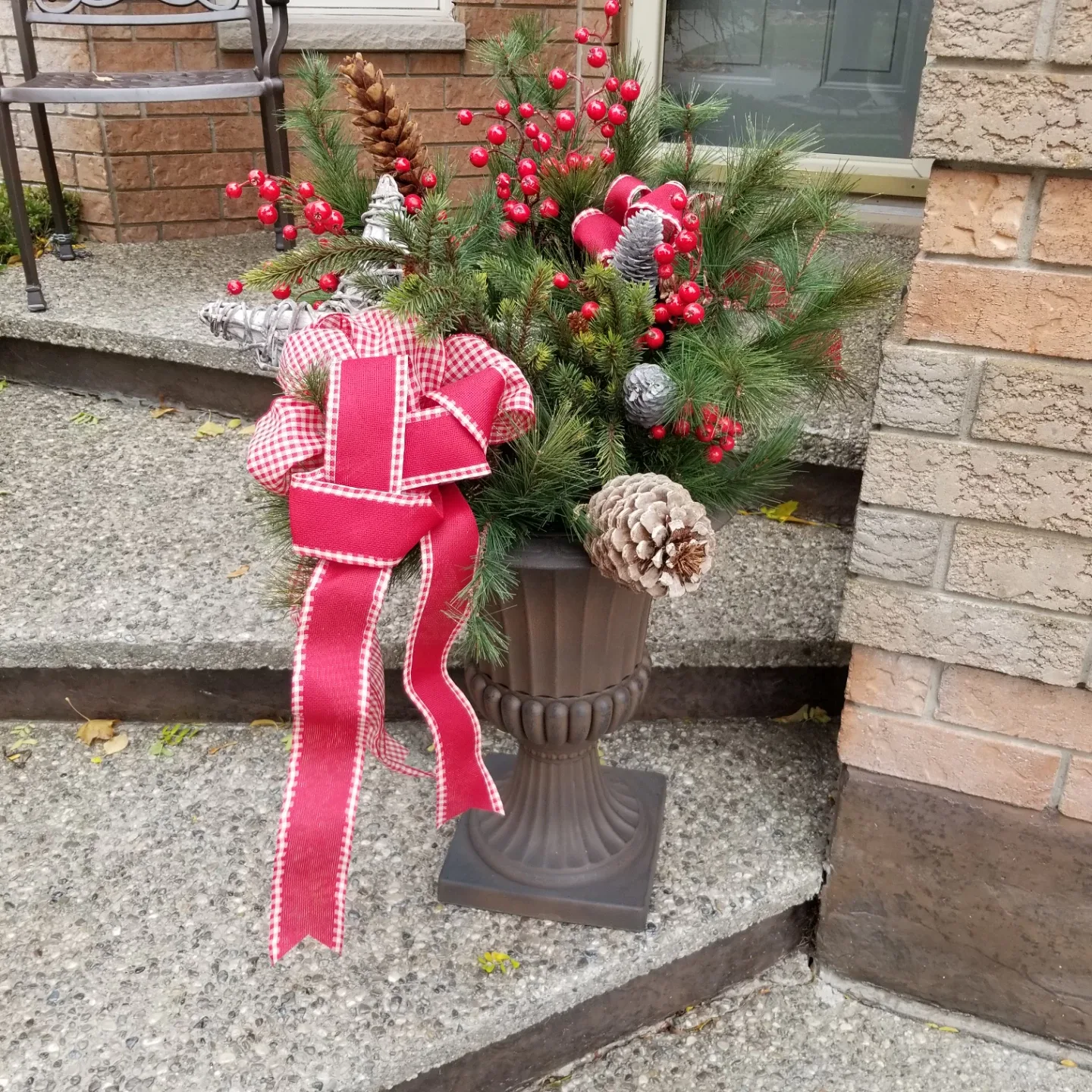 Articial Christmas Urn Planter image indicator(3)