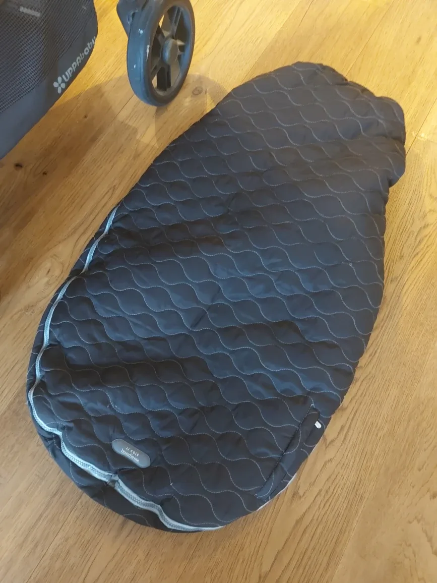 CozyGanoosh Footmuff - Black exterior Grey interior