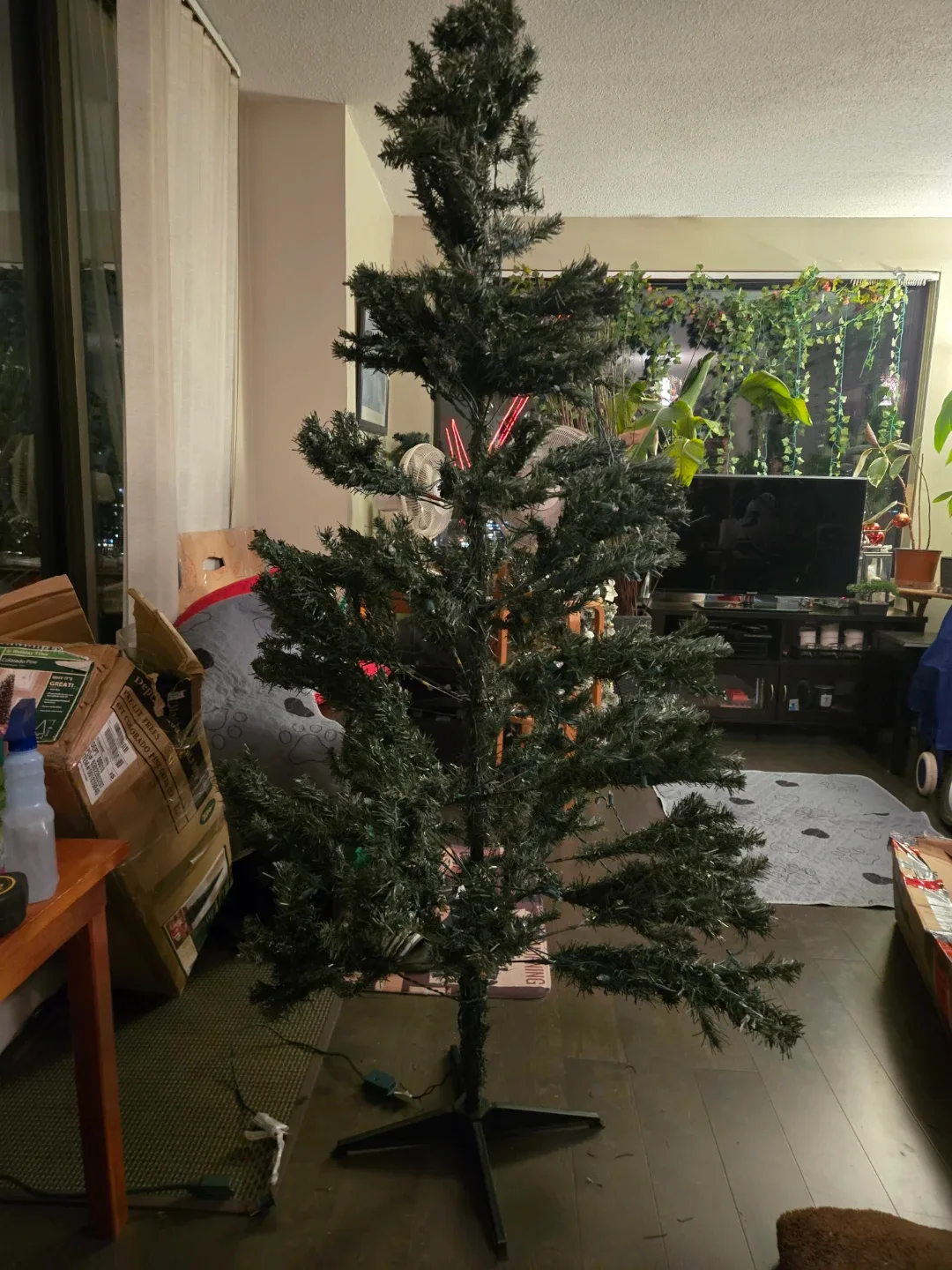 6 feet Pre-lit Artificial Christmas Tree image indicator(2)