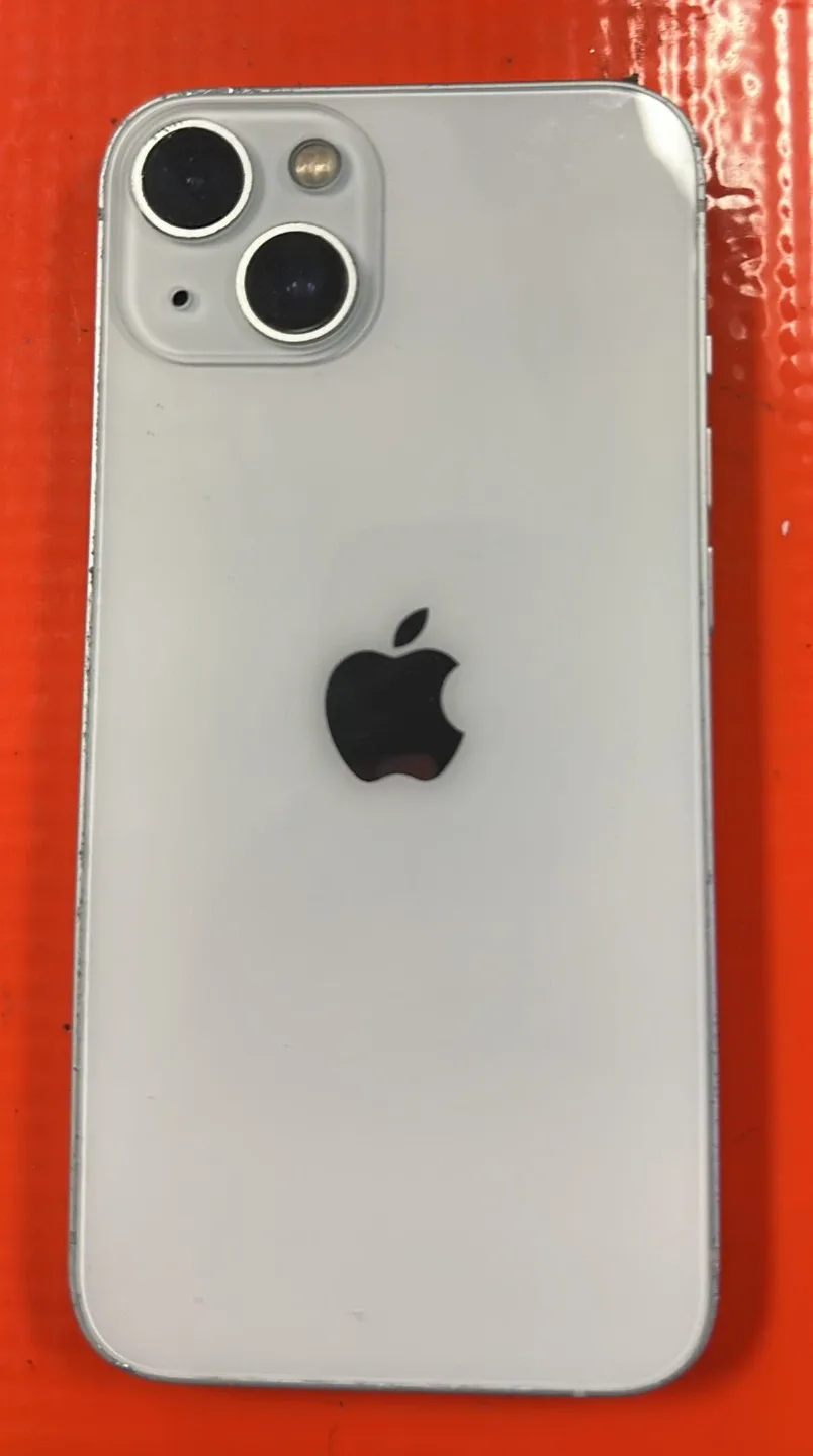 Apple iPhone 13 - Silver