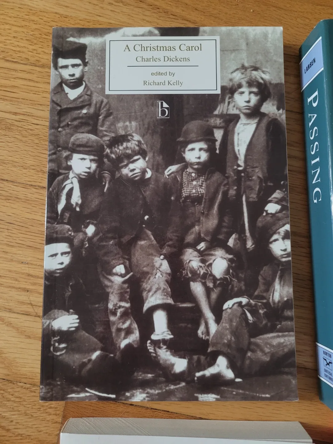 Books image indicator(8)