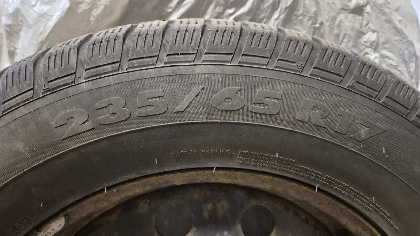 (235/65/17)Hyundai Santa Fe winter tire/rim set - photo 3