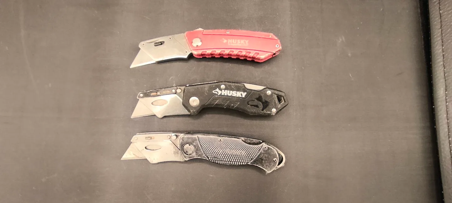 Husky Utility Knives - Set of 3 image indicator(3)