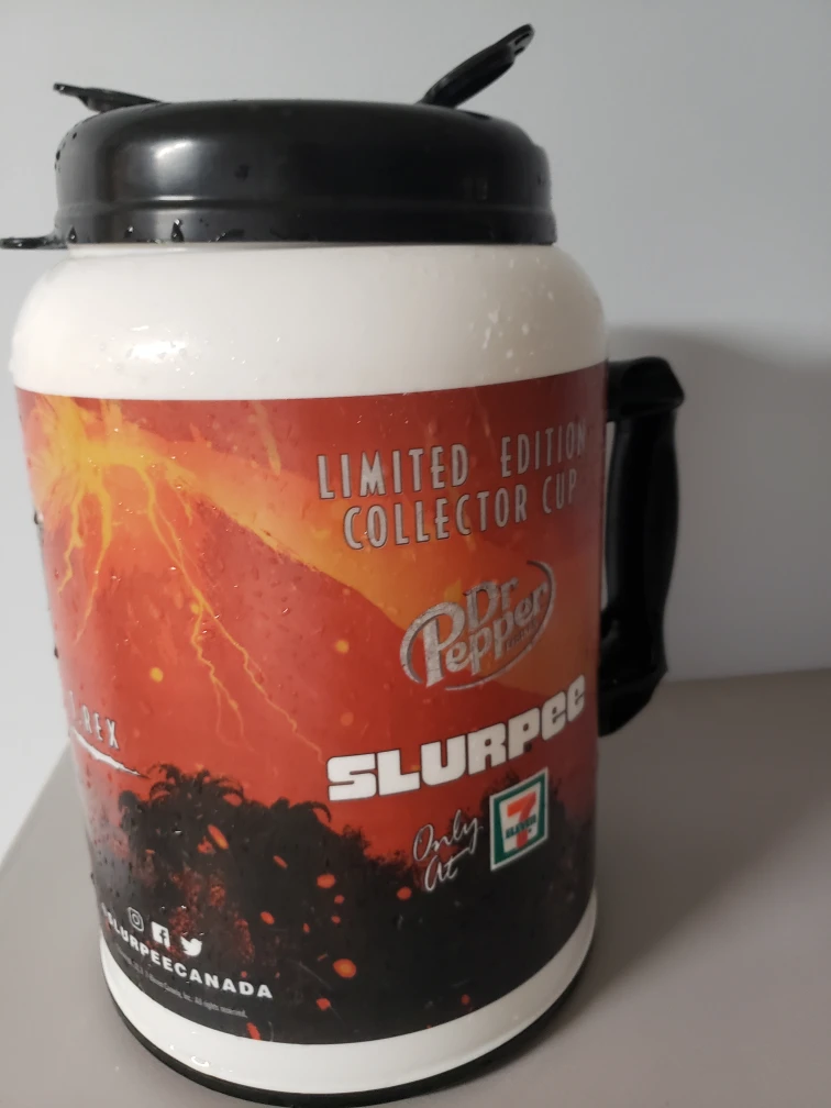 Dr. Pepper Slurpee Jurassic World Collector Cup - photo 2