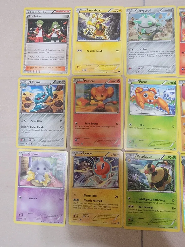 21 Pokémon Trading Cards - Mixed Lot image indicator(2)