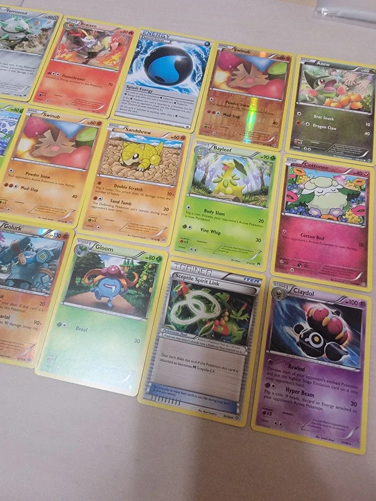 21 Pok�émon Trading Cards - Mixed Lot image indicator(3)