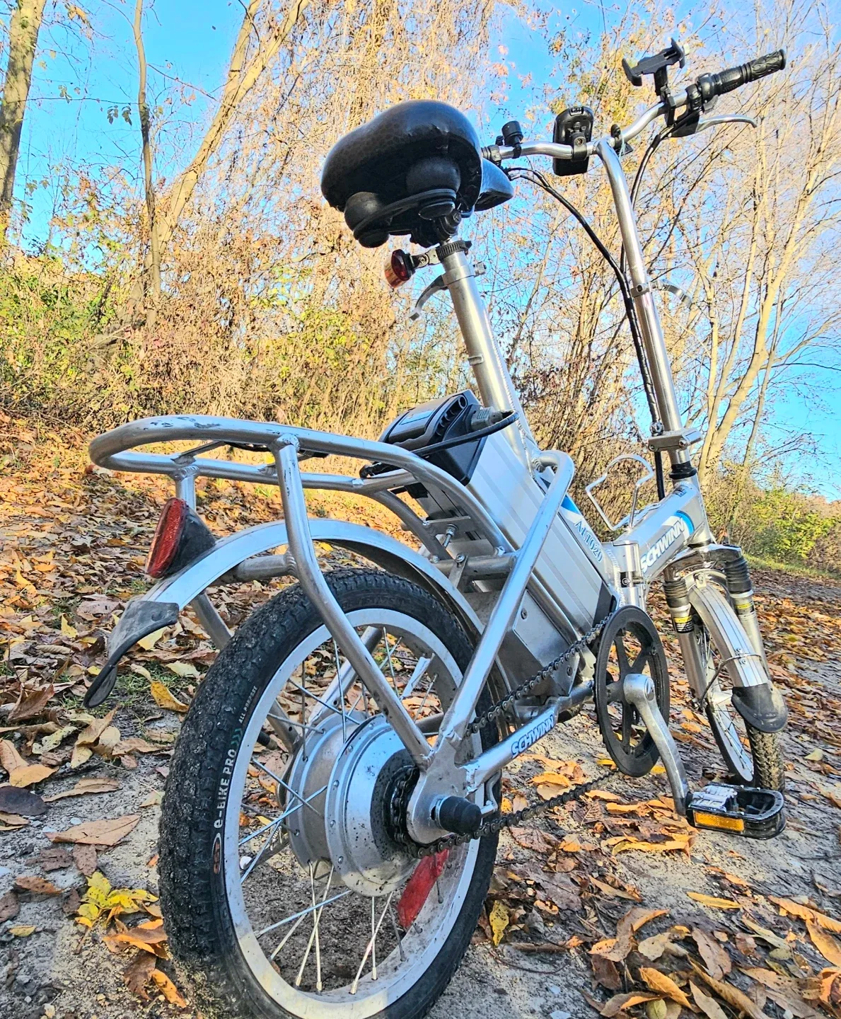 Schwinn Al1020 Folding E-Bike image indicator(3)