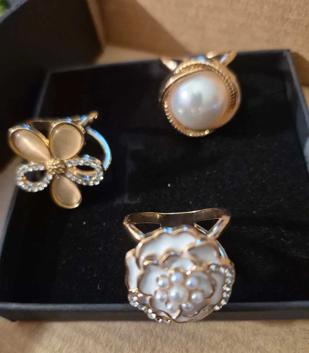 Brand new scraf holders image indicator(6)