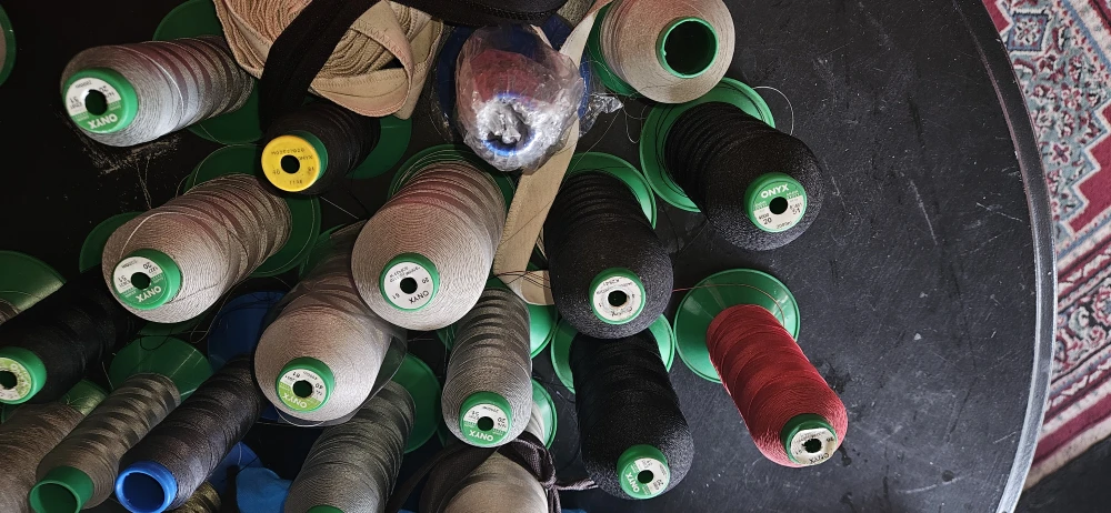 Lot of Onyx Thread Spools - Sewing Supplies - photo 3