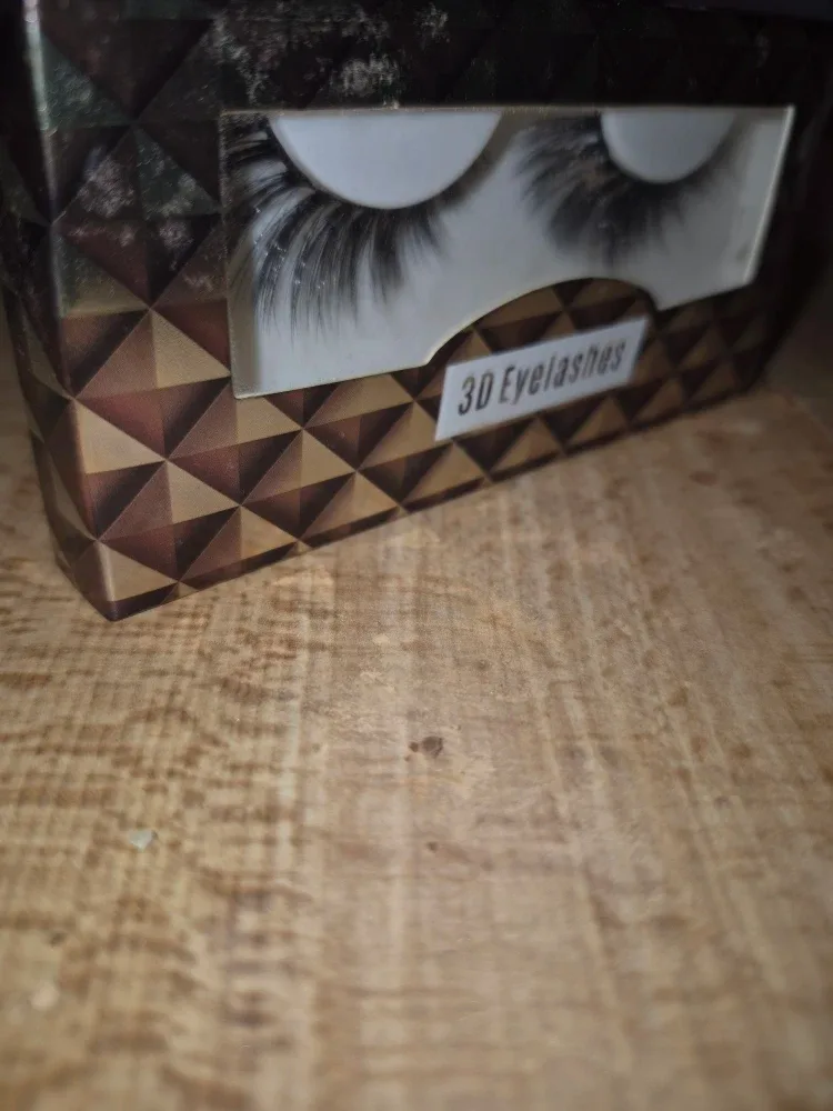 3D False Eyelashes - New in Box image indicator(2)