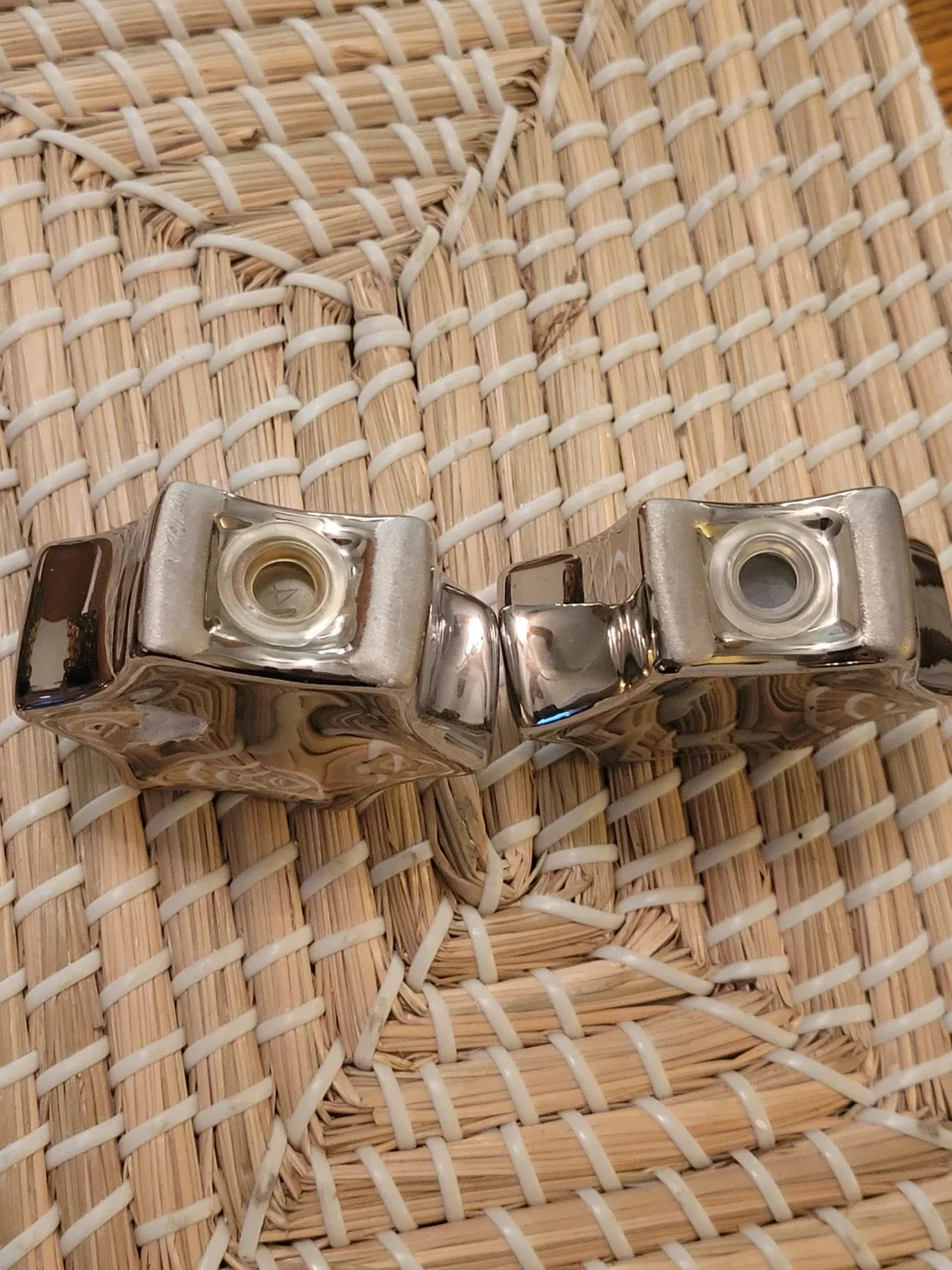 Silver Star-Shaped Salt & Pepper Shakers. Christmas image indicator(3)