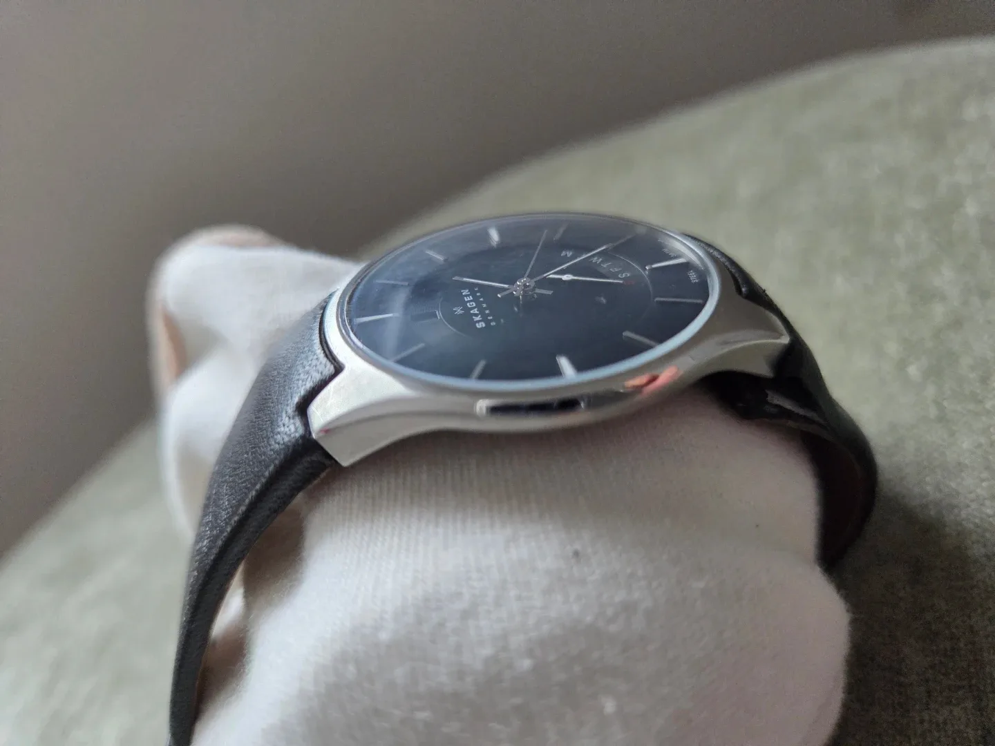Skagen Watch image indicator(3)