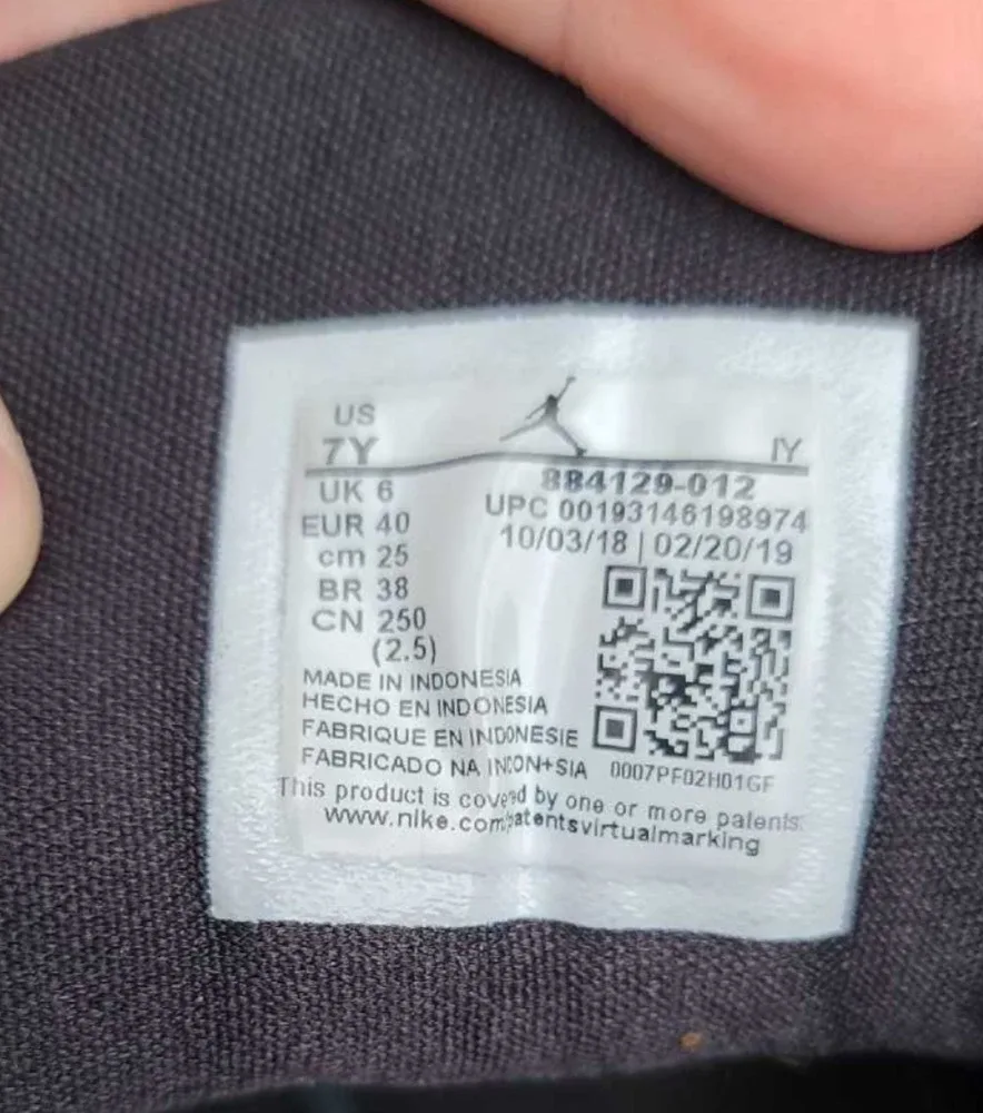 Jordan 13 Retro Cap And Gown image indicator(6)