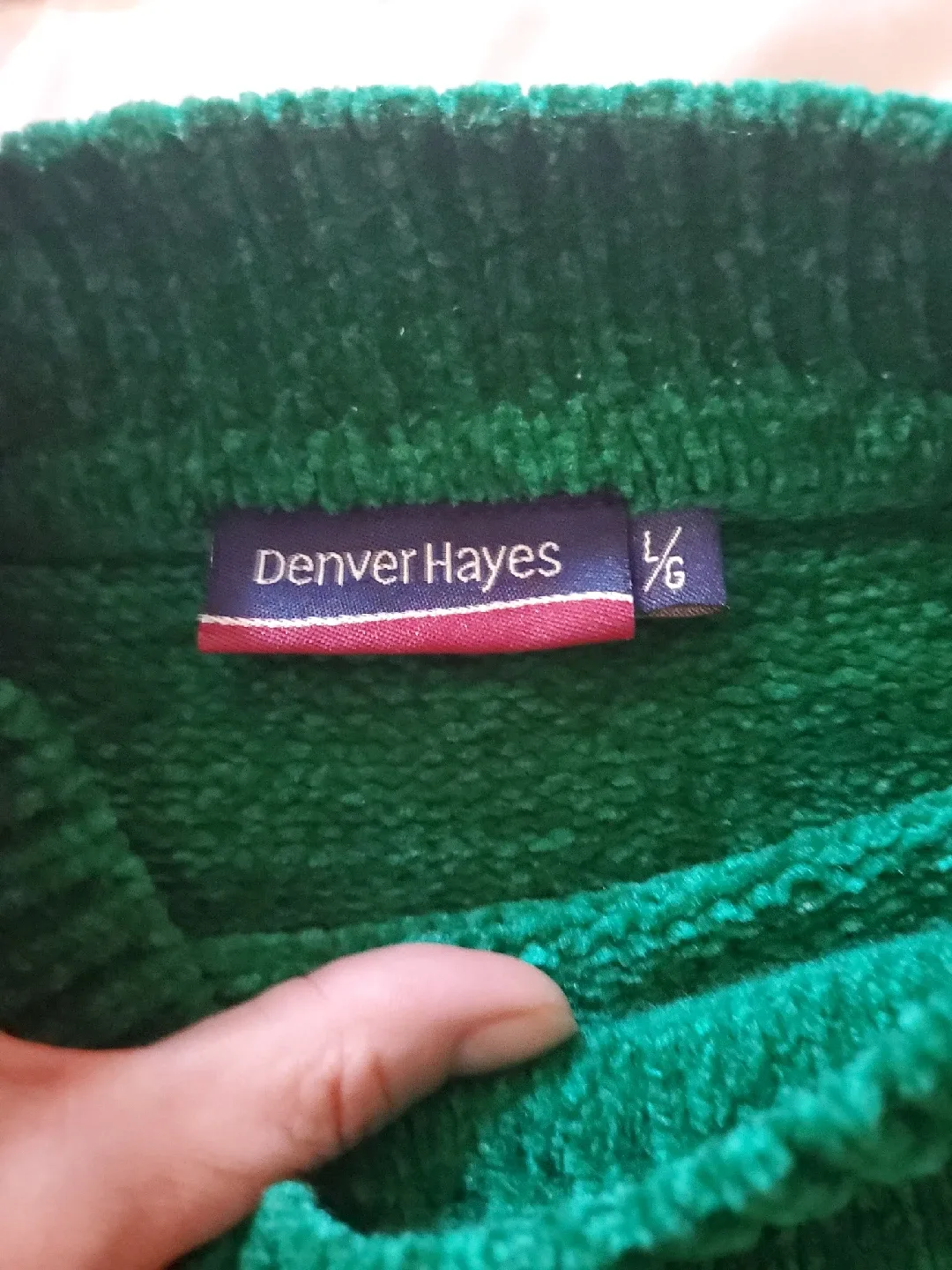Denver Hayes Green Sweater - Size L image indicator(2)