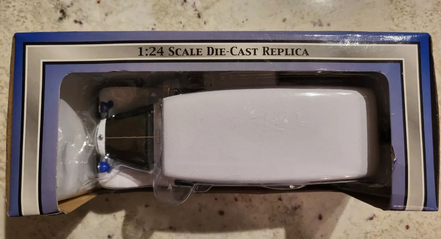 1935 Chevy Panel Van Die-Cast Replica 1:24 Scale image indicator(2)