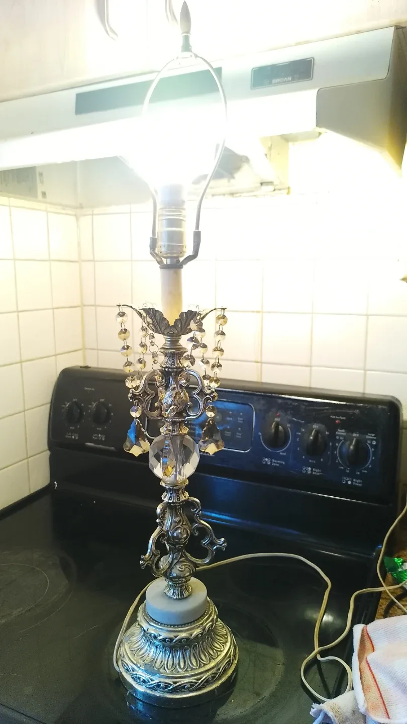 Crystal Accent Table Lamp image indicator(2)