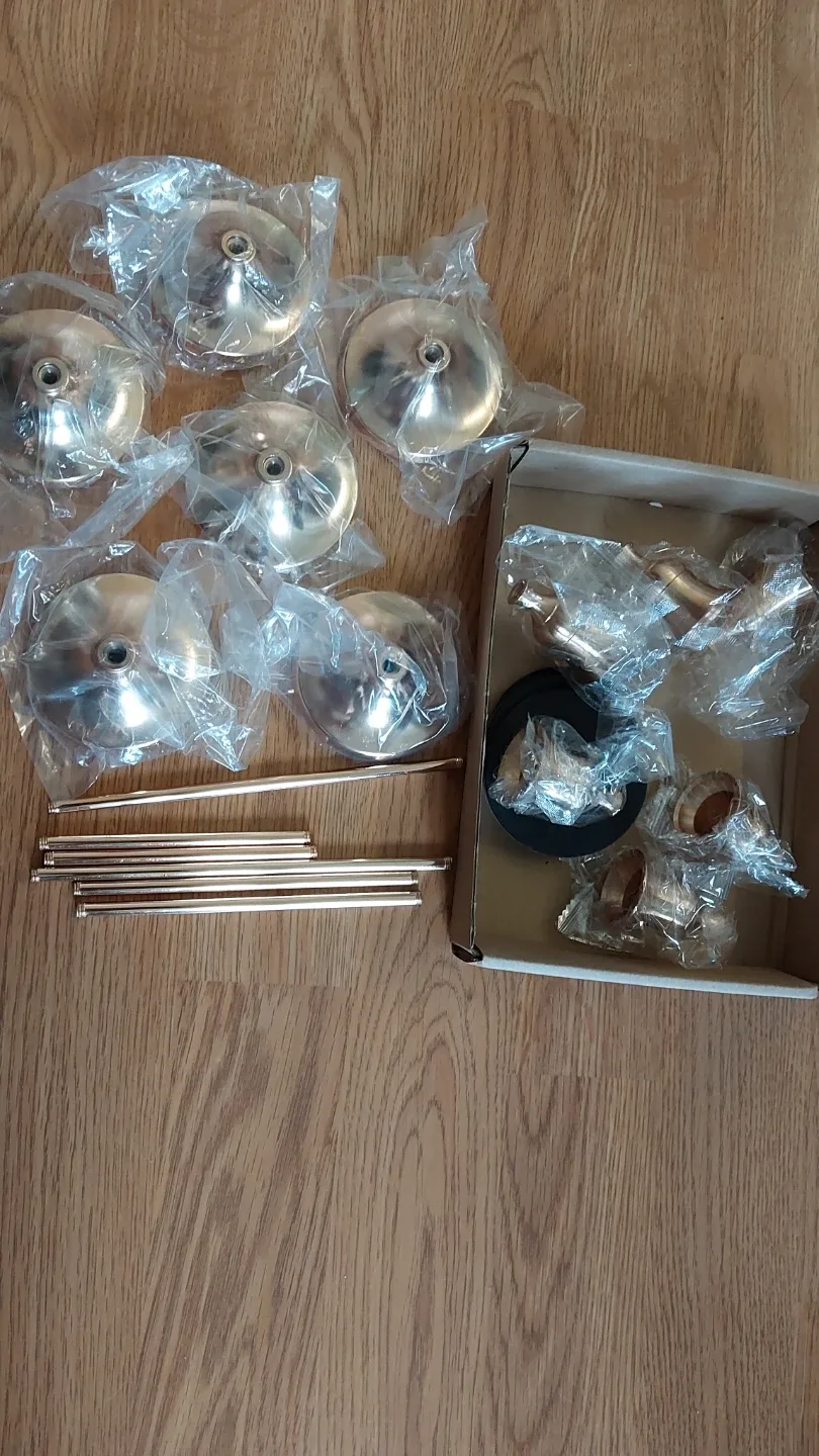 🥕BRAND NEW Gold Metal Candlestick Holders - Set of 6🥕 image indicator(3)