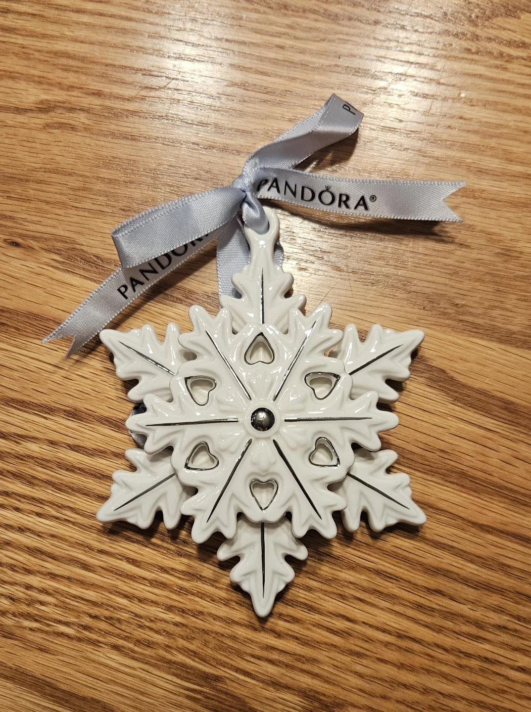 ❄️Pandora 2015 Limited Edition Snowflake Ornament Brand New 🎁🥕