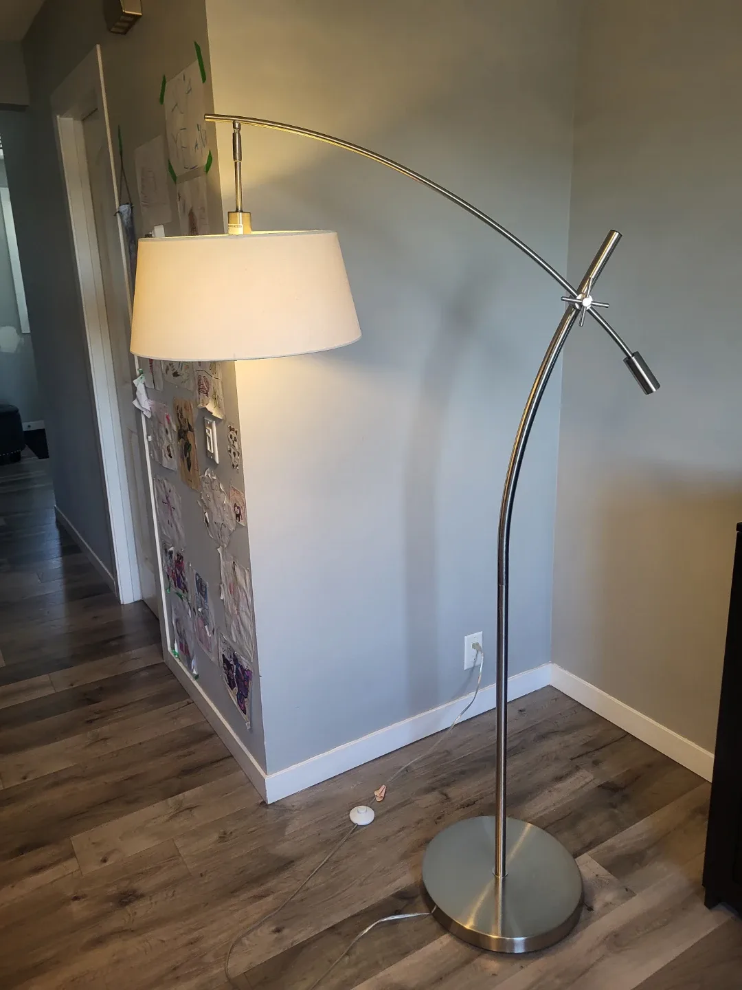 Silver Arc Floor Lamp image indicator(2)