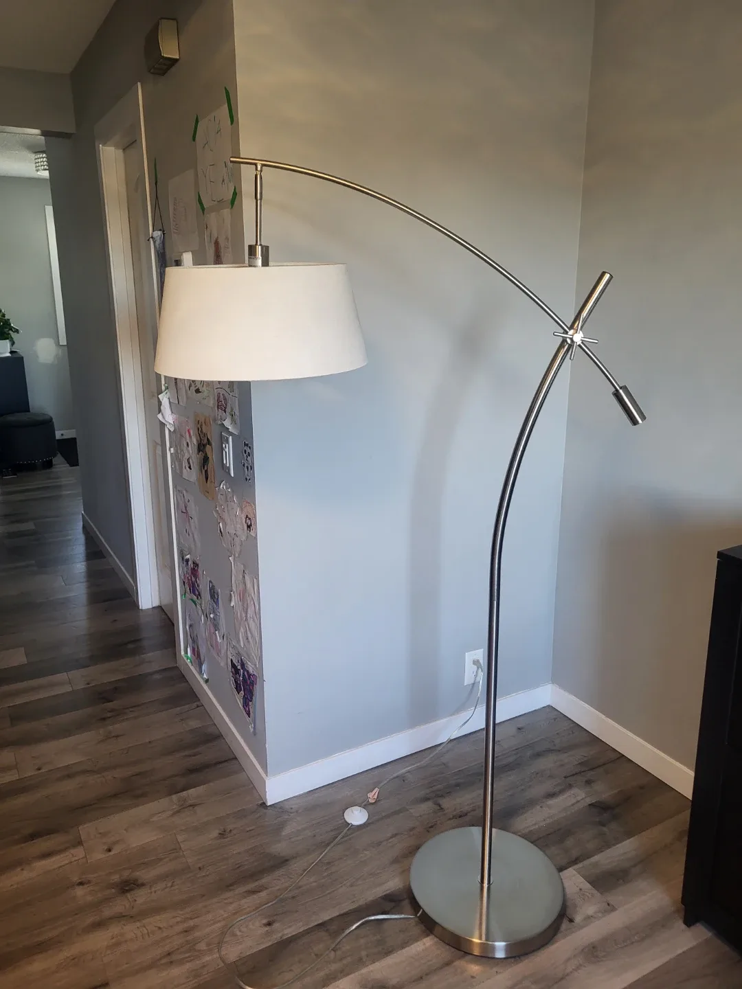 Silver Arc Floor Lamp image indicator(3)
