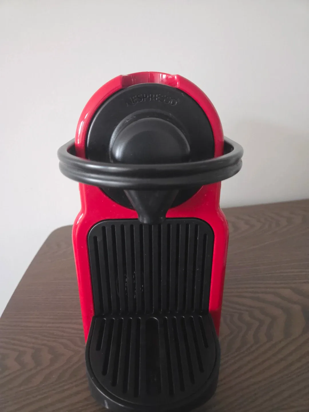 Nespresso Essenza Mini Red Coffee Maker image indicator(2)