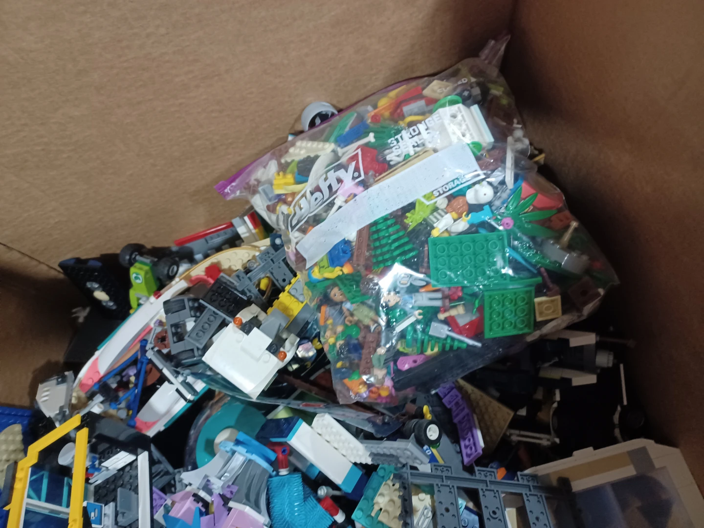 35 lb Mixed LEGO Bricks & Pieces - photo 3