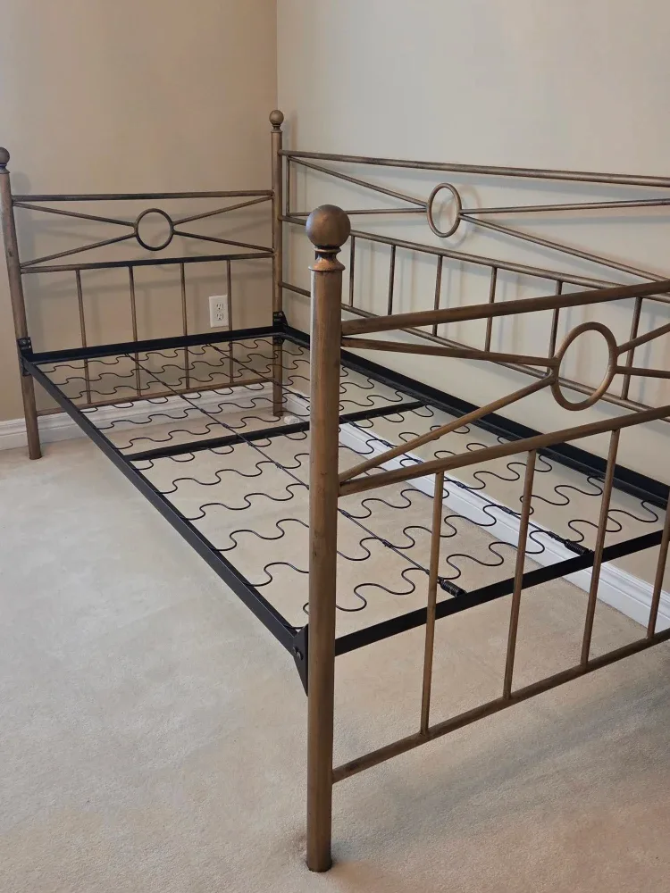 Daybed wrought iron hand made image indicator(4)