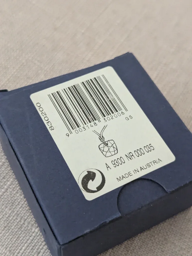 Swarovski Crystal Pendant necklace with box image indicator(3)