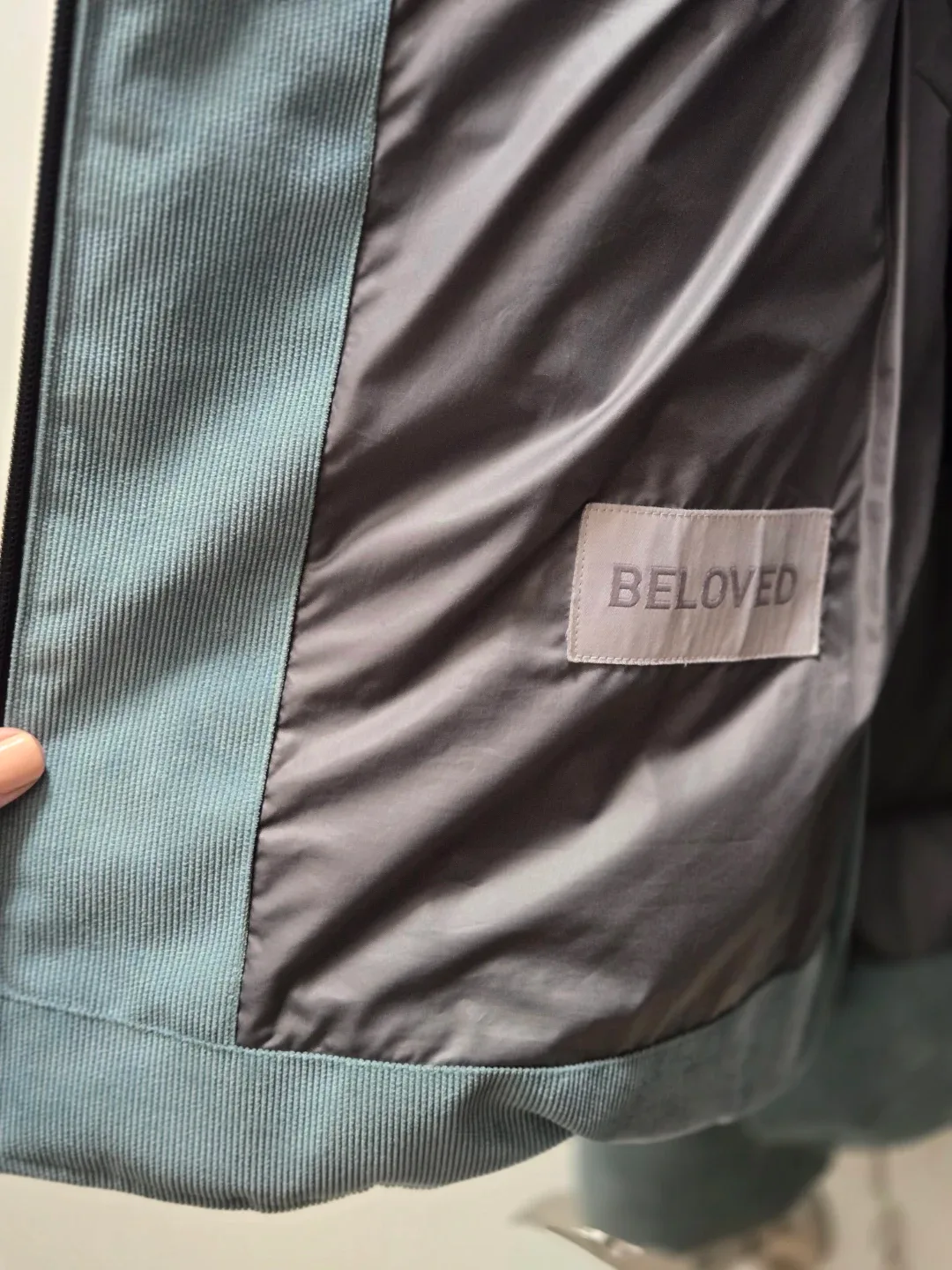 Helly Hansen Corduroy Puffer Jacket, Size M image indicator(6)